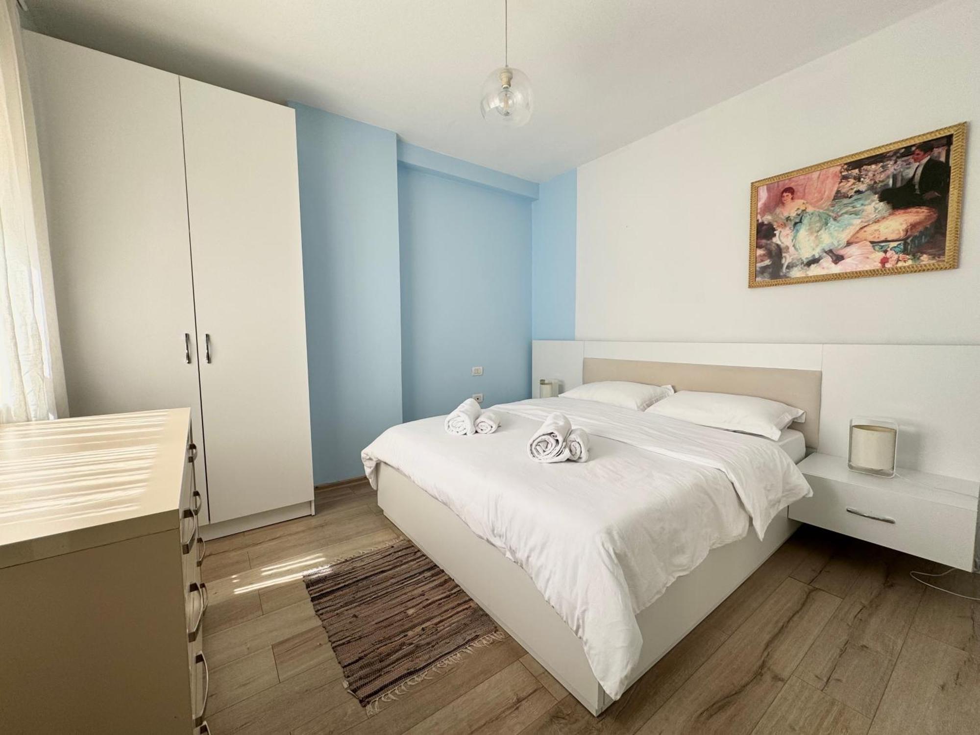 Apartment In The New Bazaar Of Tirana - Hana Blu Exterior foto